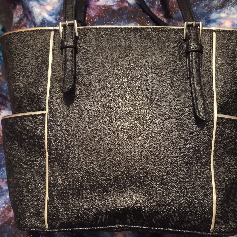 Michael Kors Black Tote Bag with Signature Charm - Picture 4 of 12
